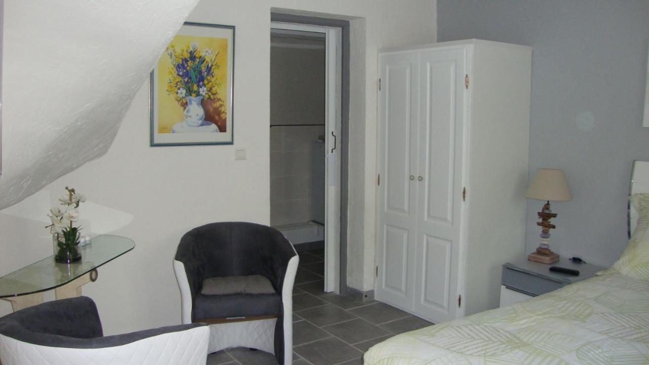 Le Soleil Bleu Bed and Breakfast Fréjus Esterno foto