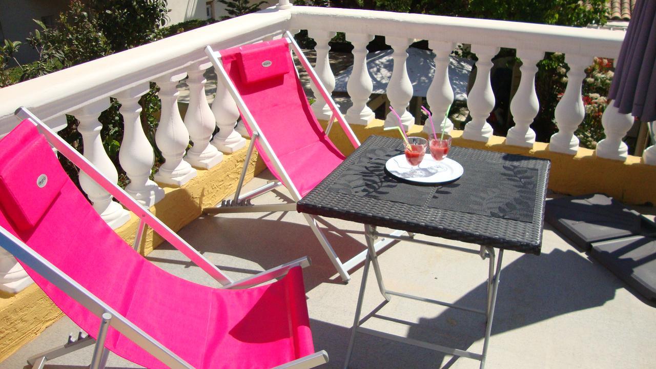 Le Soleil Bleu Bed and Breakfast Fréjus Esterno foto